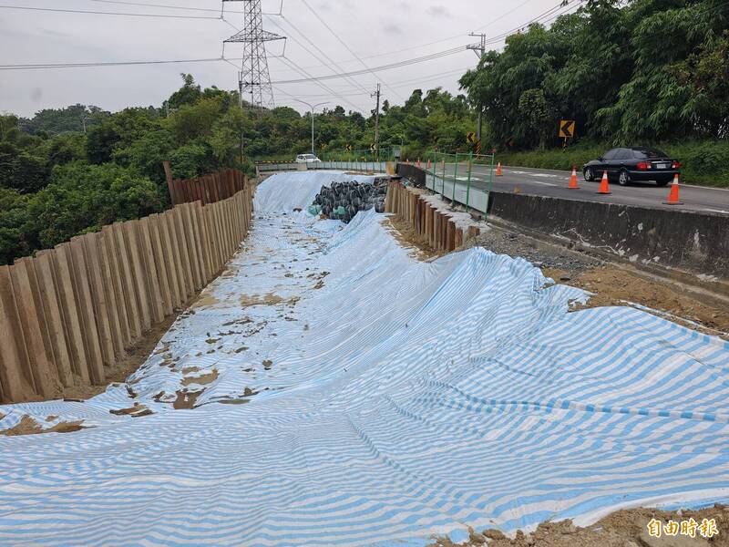 颱風季防強降雨 台南龍崎182線崩塌處再加固