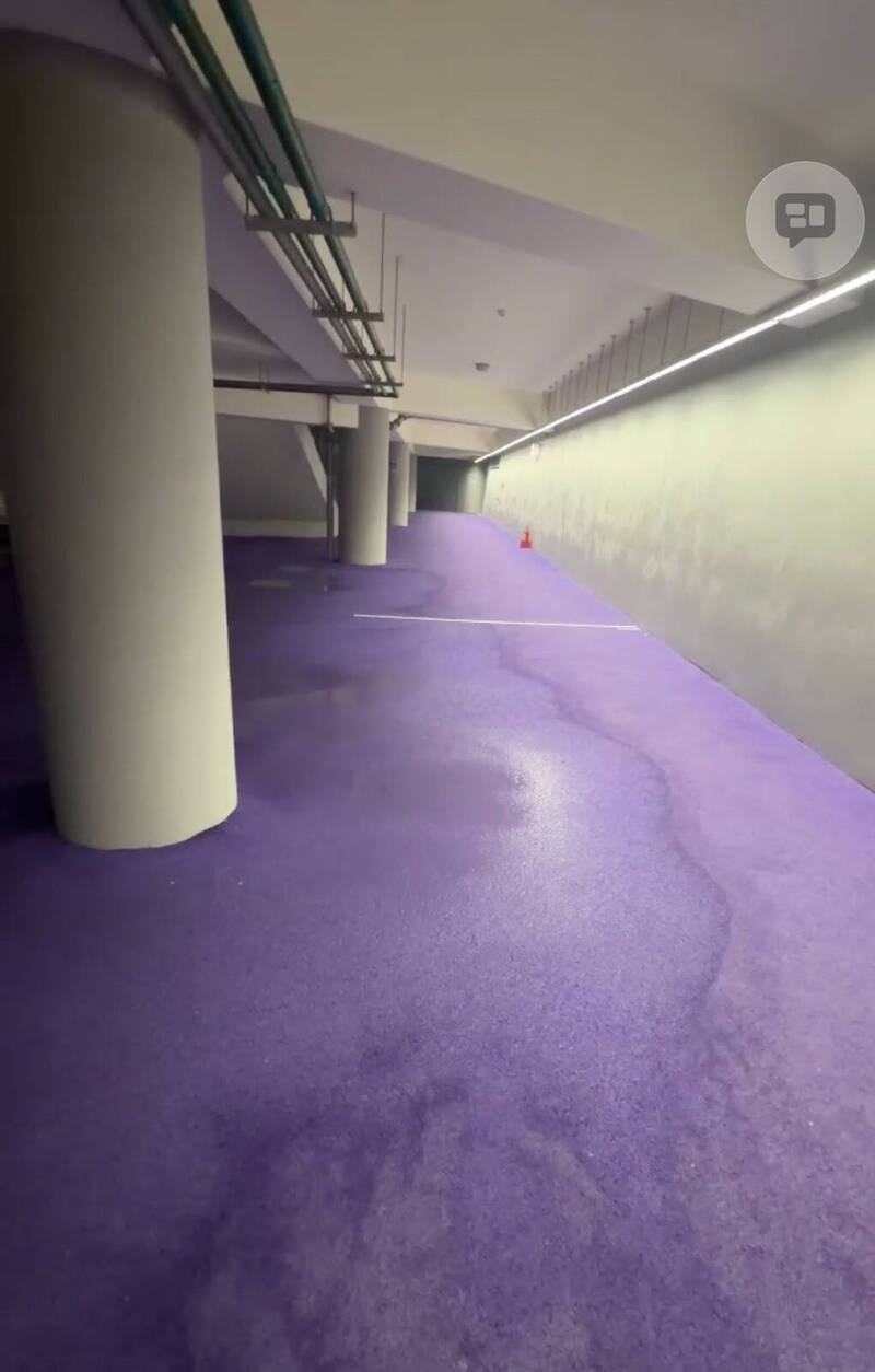 傻眼！基隆田徑場啟用2天就漏水