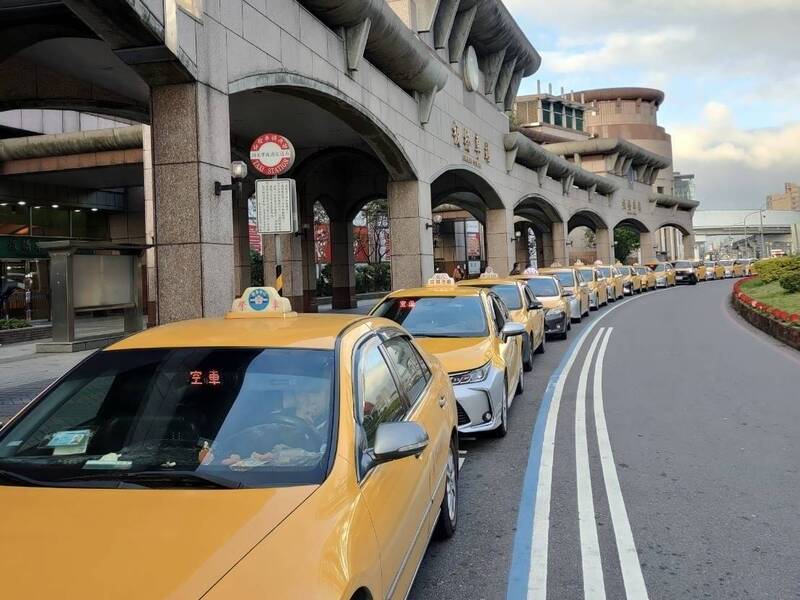 雙北計程車運價擬調漲 新北交通局：研議中未定案
