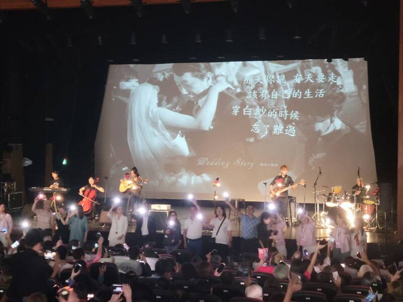 說故事的音樂會！急診醫師組玫瑰墓樂團 人生經歷結合旋律傳遞希望