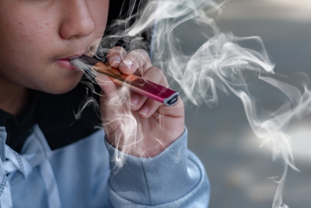 電子煙不是無害水蒸氣！二手煙霧暴露也傷身，國健署揭健康陷阱「3不1要」拒絕電子煙