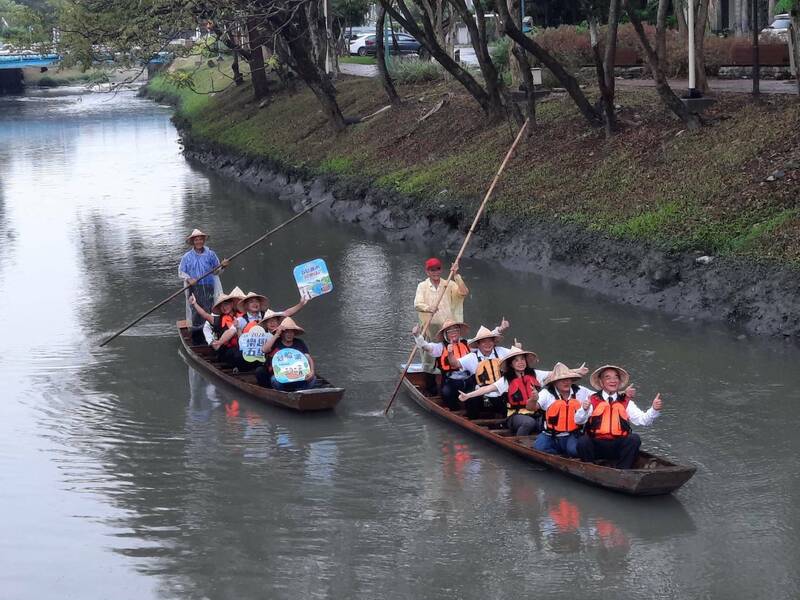 宜蘭五結鄉9/12善水同樂繪 6艘鴨母船載客暢遊花樹廊道