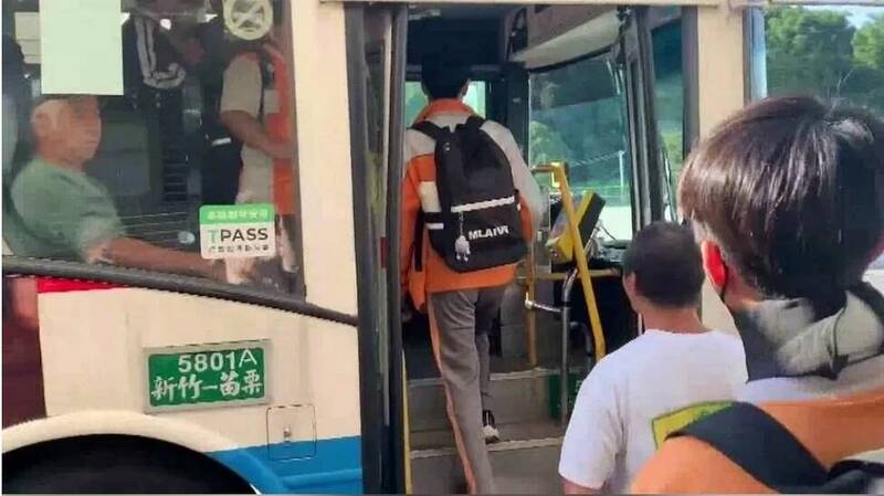 公車爆滿學生擠不上！苗栗客運明起7時25分加開班次