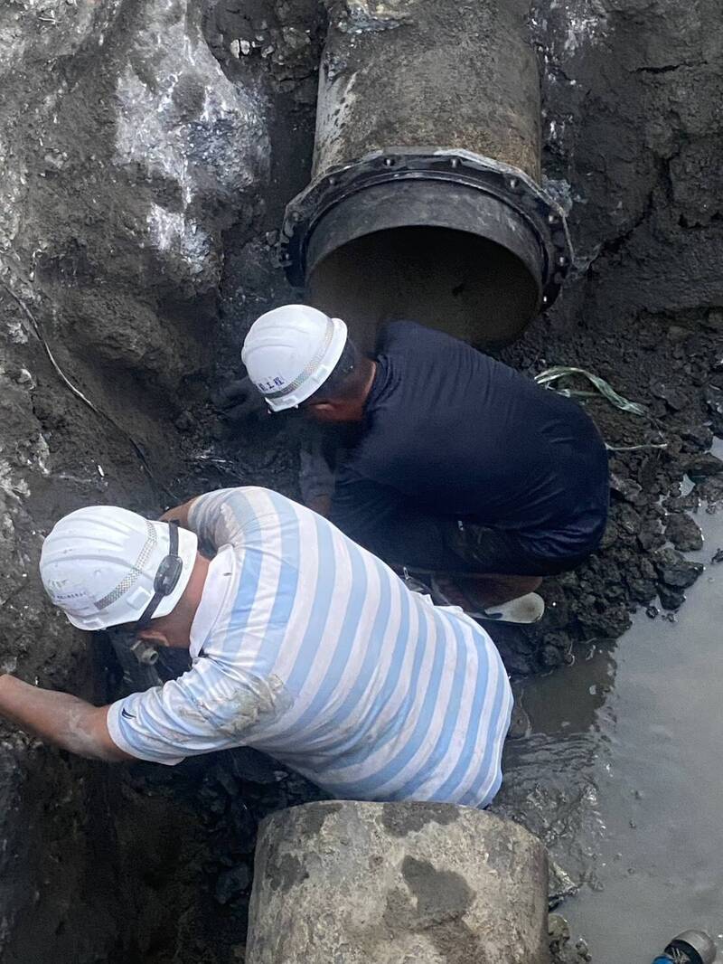 水公司管線改遷竟破管  茄萣區近萬戶停水至24時
