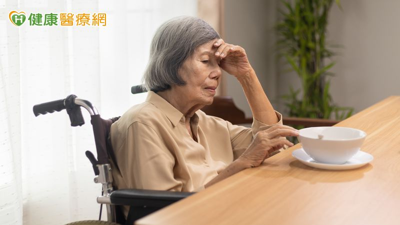 83歲婦罕見癌開大刀！術後呼吸衰竭長期臥床 166天後脫離呼吸器