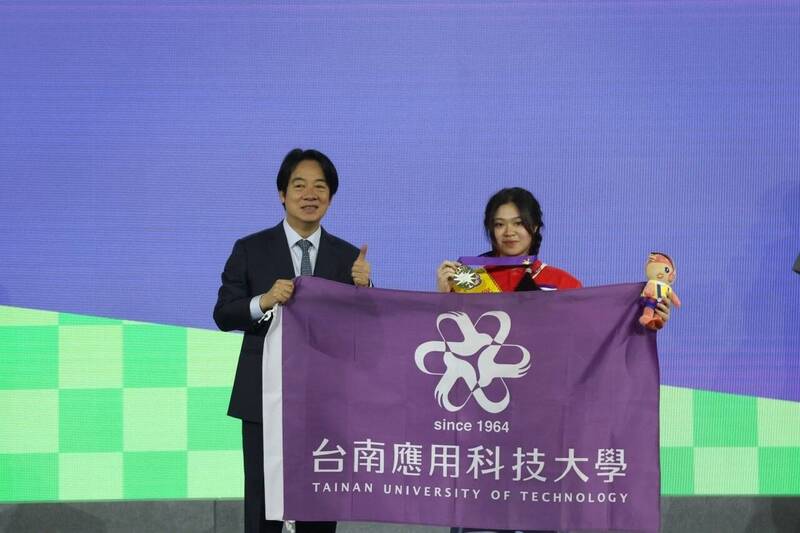 桃竹苗分署培訓選手技能競賽奪17金 呂羽昕5年磨一劍中式服裝奪金