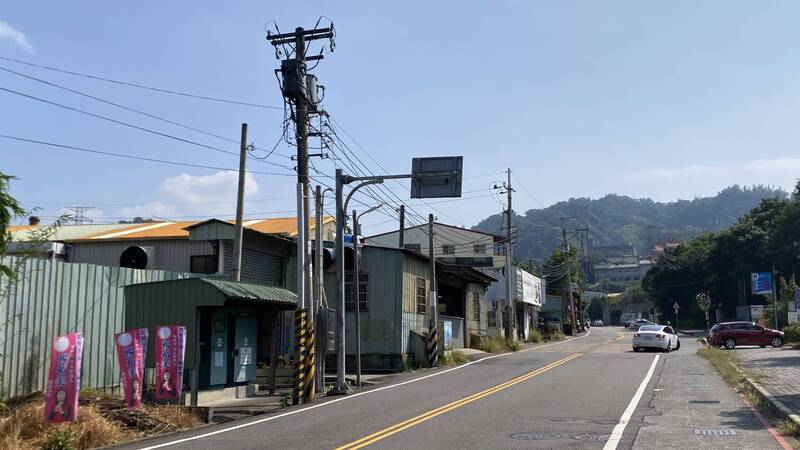 中市潭子區潭興路拓寬將成 地方爭取區公所與新興國小前電桿下地