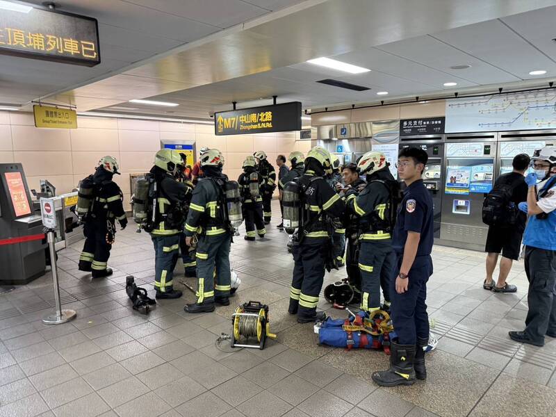 北捷又見行動電源起火事件 1名男乘客手掌灼傷急救