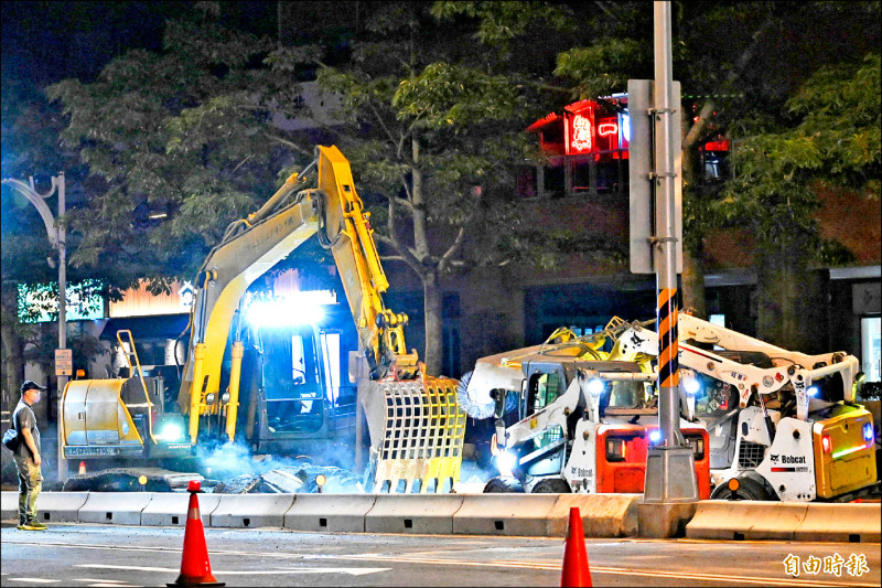 北市公館圓環又施工？ 公車道半夜刨鋪惹議論