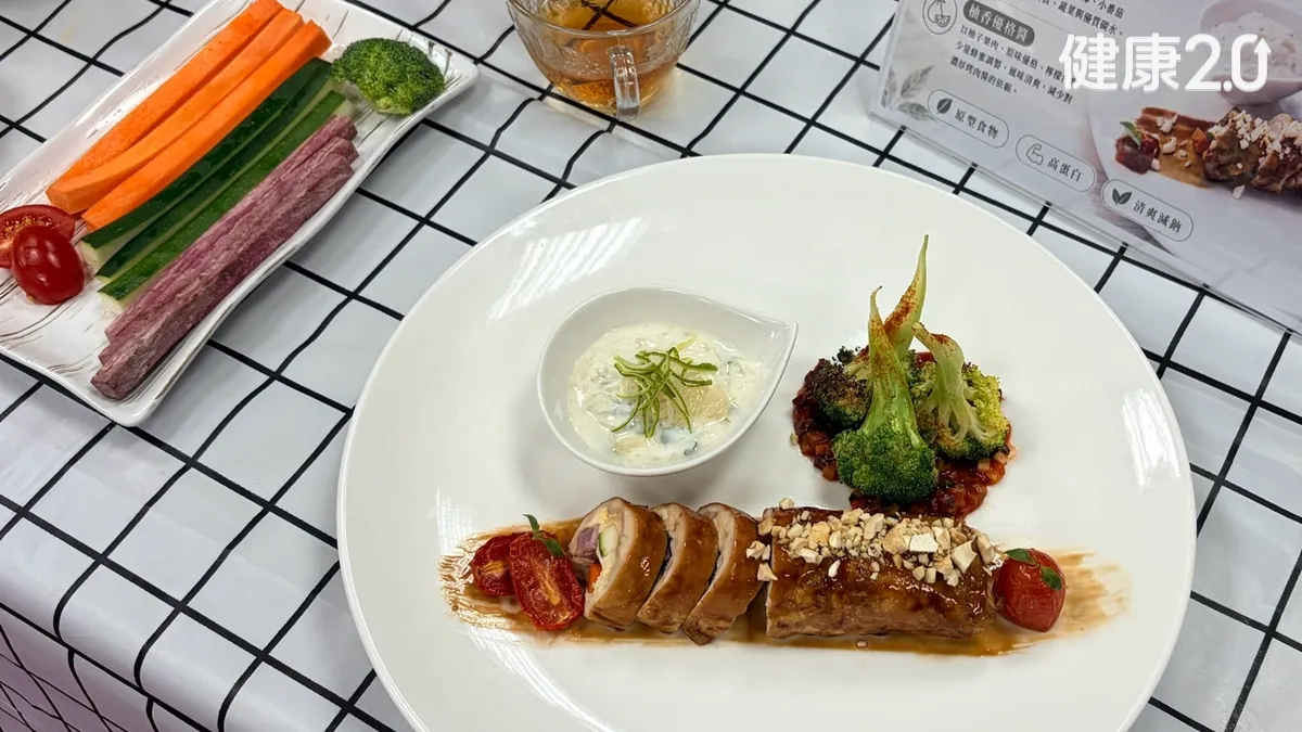營養對策中秋烤肉別只吃肉！營養師推「1雞捲」吃滿6大類助增肌