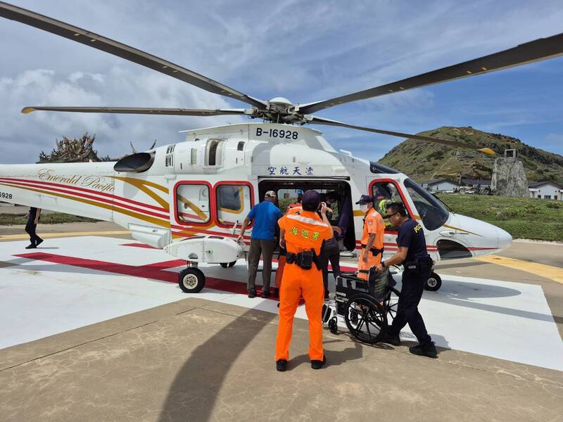 自媒體稱「隱匿」駐地直升機故障  澎湖衛生局公開資料闢謠