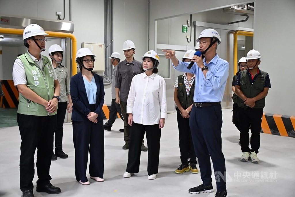 蕭副總統參訪屏東國際包裝廠冷鏈物流 116年2月營運