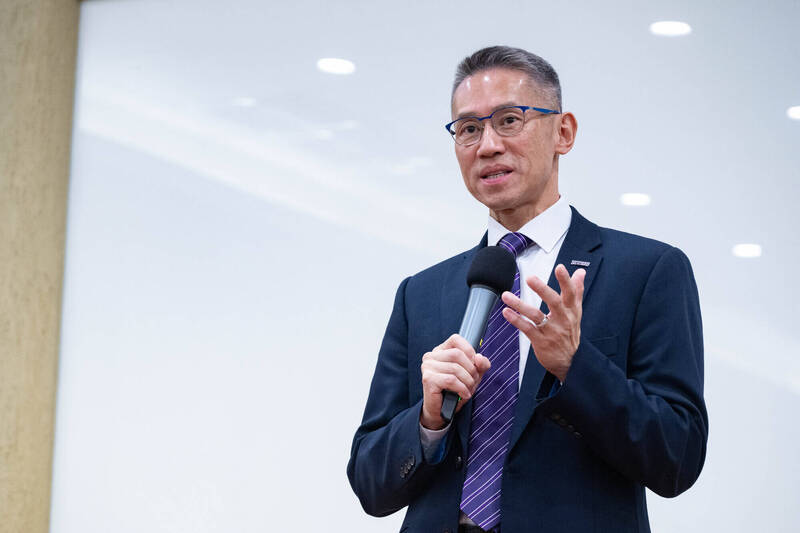 拉攏人心？高為元去留決戰10/20  校務會議前大撒幣發教師業務費惹議