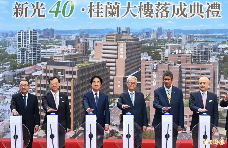 新光醫院桂蘭大樓啟用 吳東進：12月起全體人員再加薪4％