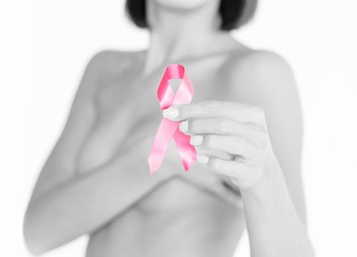 隆乳「怕夾破」不敢做乳房攝影　醫說免驚：假體耐壓136公斤