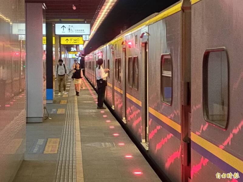 台鐵高雄10處地下車站 上半年運量這兩站穩定成長