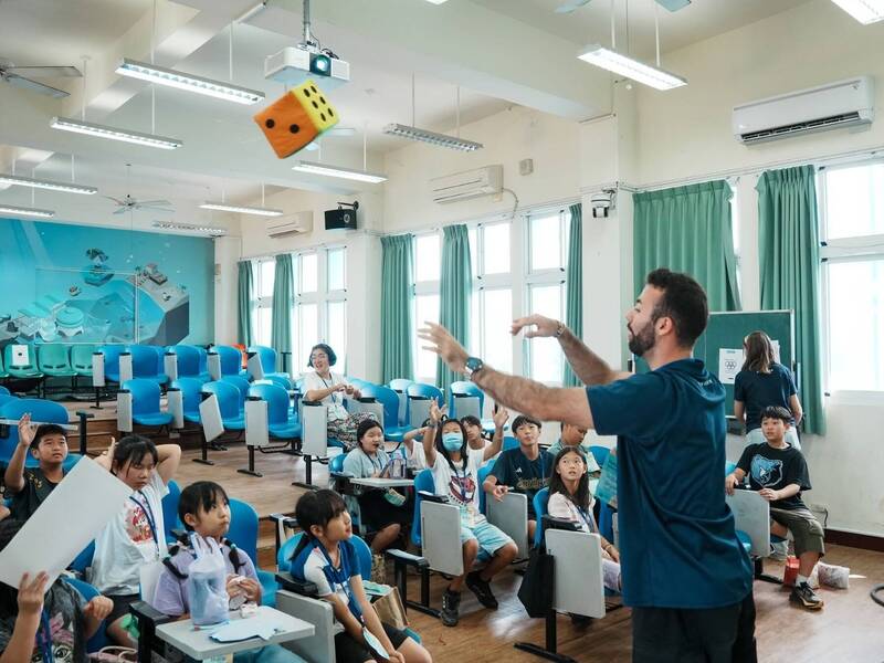 外籍英語教學助理深入偏鄉 多元任務體驗讓英語走入生活
