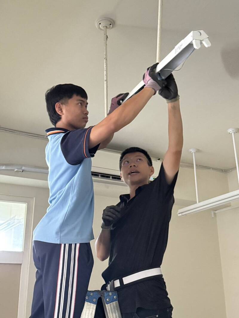 台積電公益綠能計畫攜手東泰高中 技職學子用專業打造明亮校園