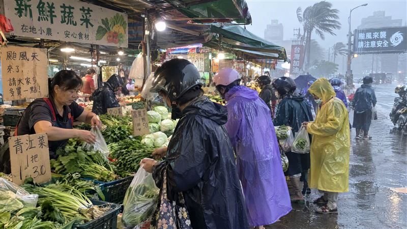 颱風天別只搶高麗菜 「4類食物」便宜耐放