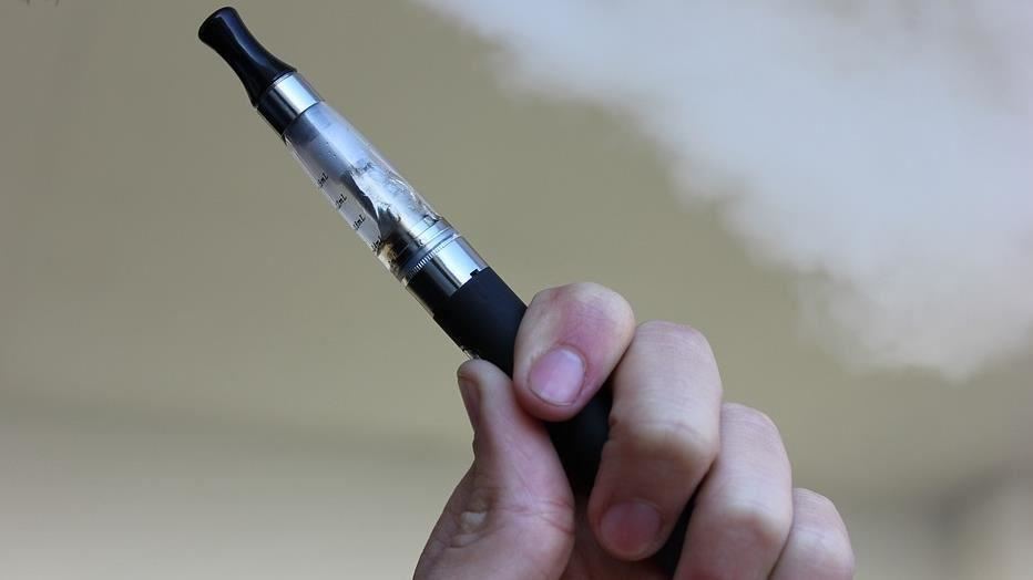 網購零食竟是電子煙陷阱！國健署揭「6大疾病風險」罹癌機率增