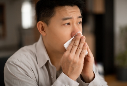 白露換季狂打噴嚏、流鼻水是感冒還是過敏？中醫揭3大分辨關鍵，這些症狀別輕忽 - 常春月刊
