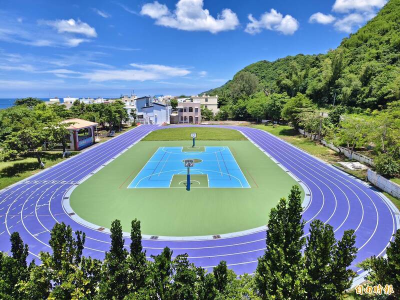 恆春山海國小吹巴黎奧運風！造價1600萬「夢幻紫跑道」驚豔亮相