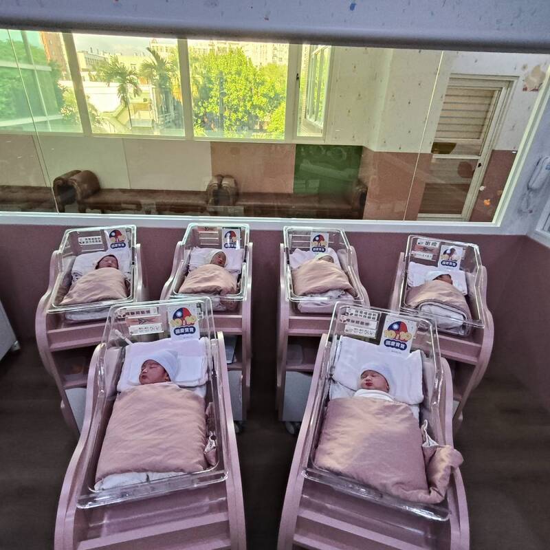 桃市國慶日喜迎15名新生兒 新手爸媽滿懷喜悅