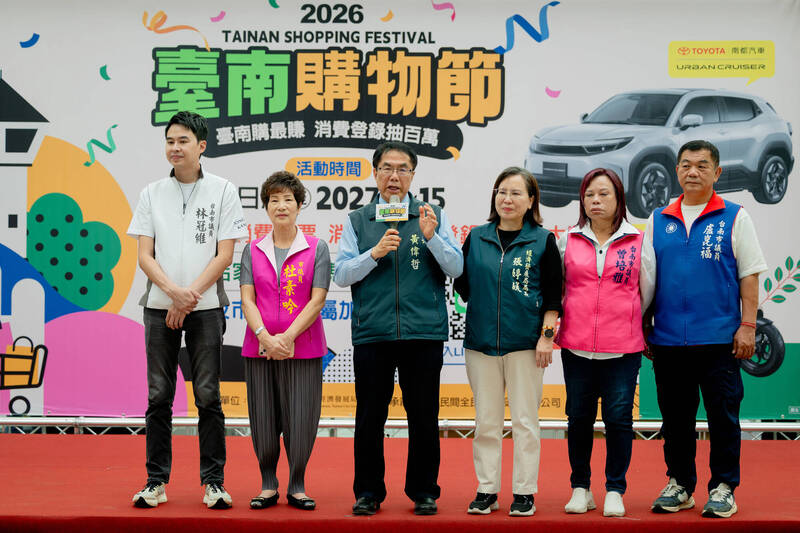 台南購物節消費破20億 百貨週年慶加碼抽智慧電車