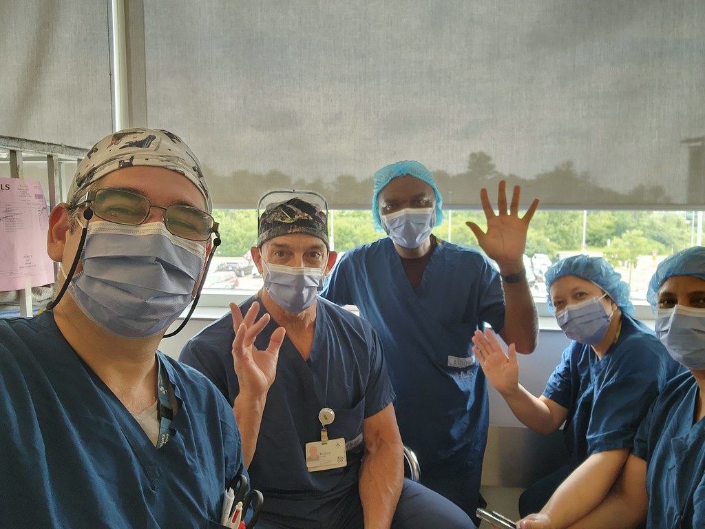不想讓喪禮只有哭聲！女兒為暖男爸舉辦「賭神告別式」，親友含淚笑：陪他玩最後一把 - 康健雜誌