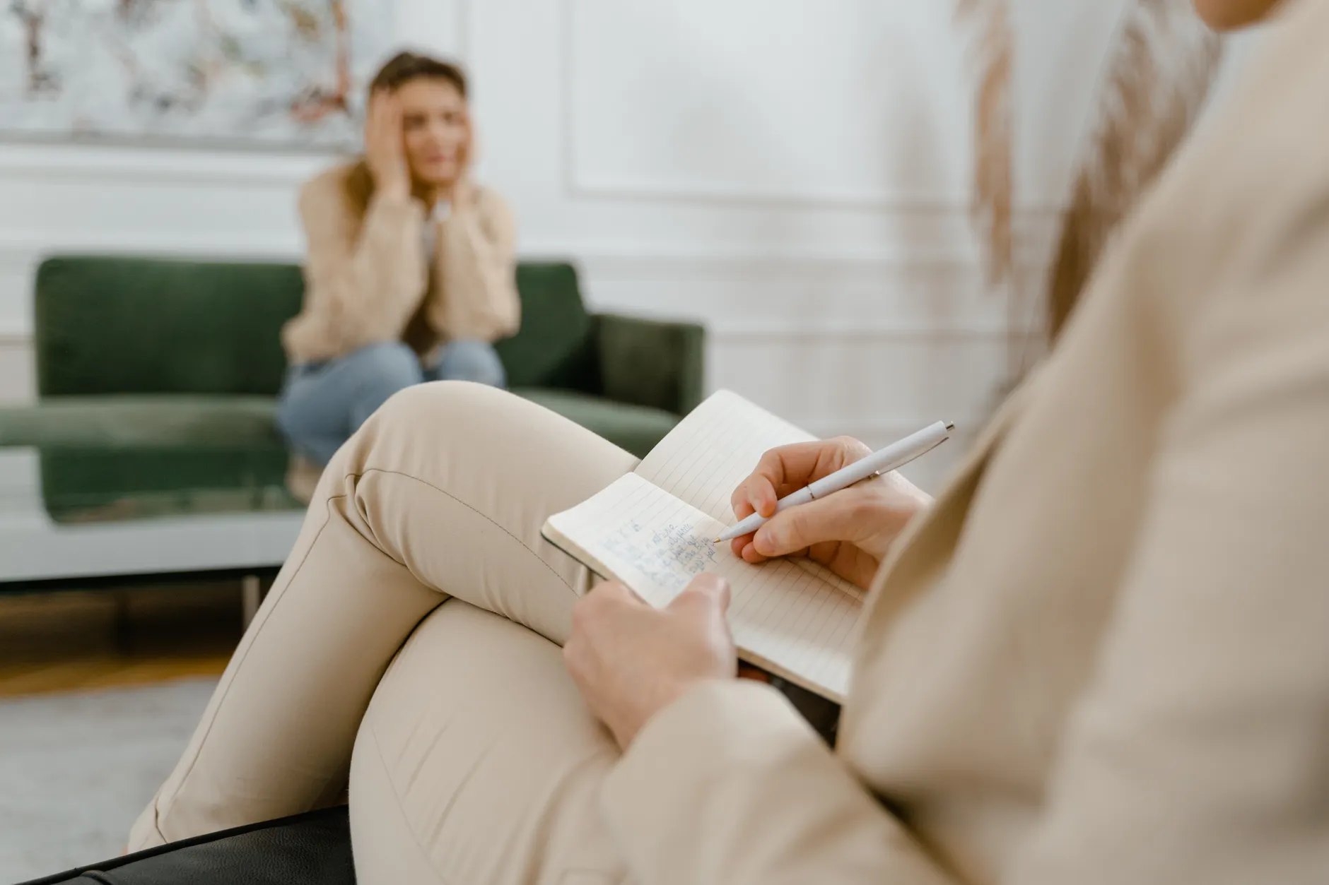 婚姻背叛為何讓人痛到失控？精神醫：創傷恐引爆失眠、焦慮，走過「4階段」把自己找回來 - 常春月刊