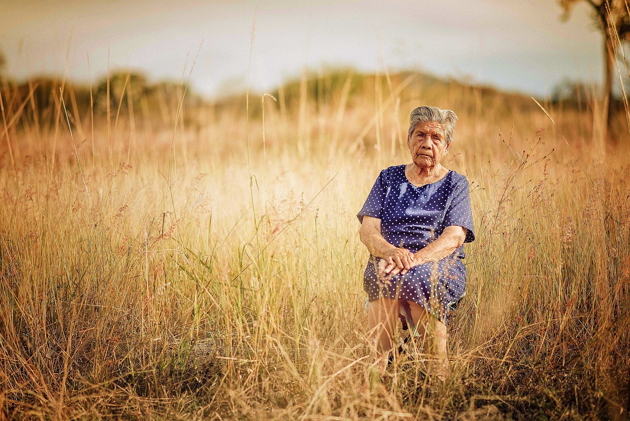 家戶人口20年縮水近3成、超高齡社會照顧力拉警報！全家攜手鄰里123推「共生社區」 - 倡議家