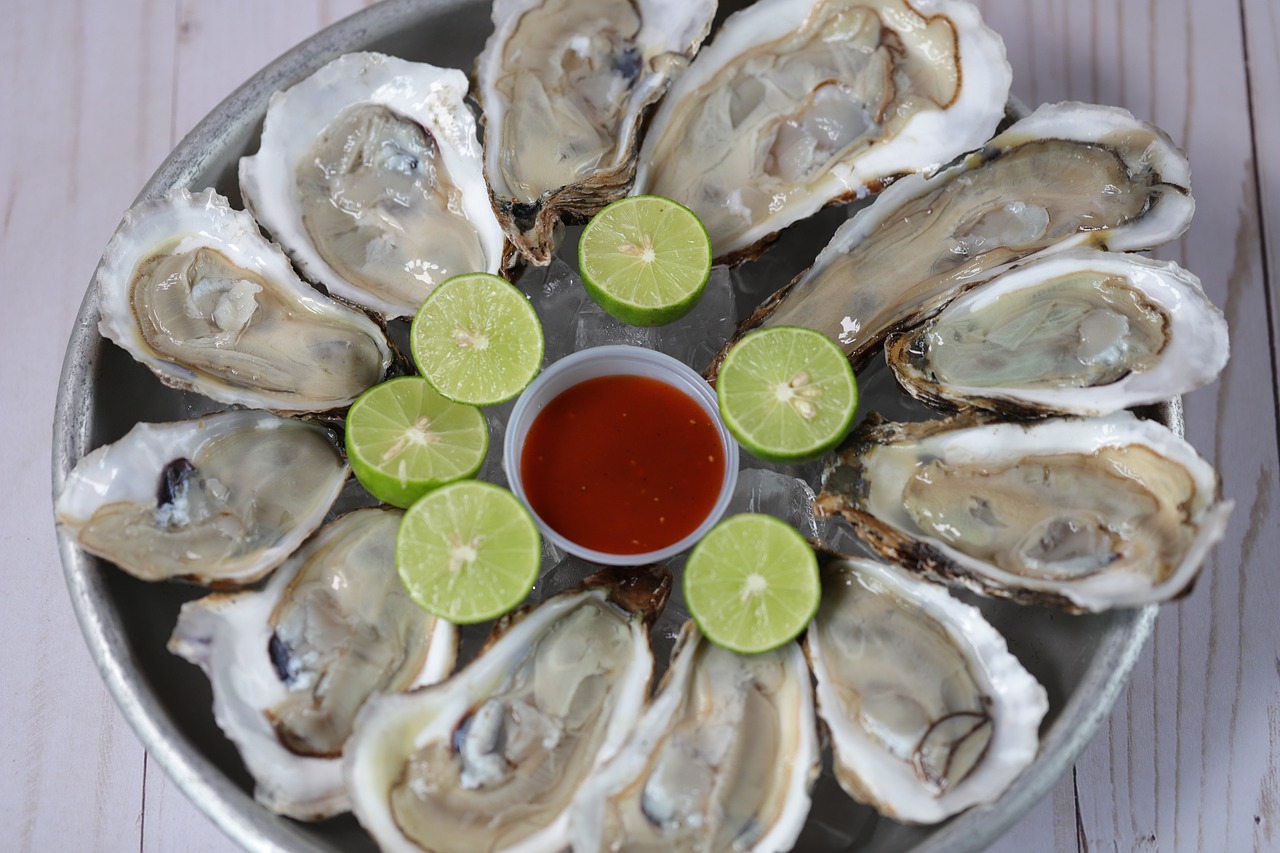 35米鯨魚風箏帶頭飛 旗津風箏節湧人潮