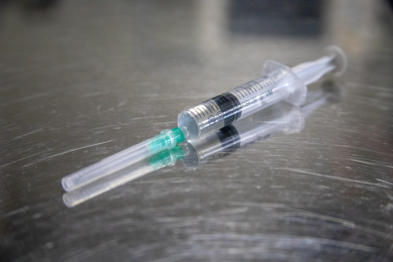 接種HPV疫苗後，未來就可以不用做抹片檢查?