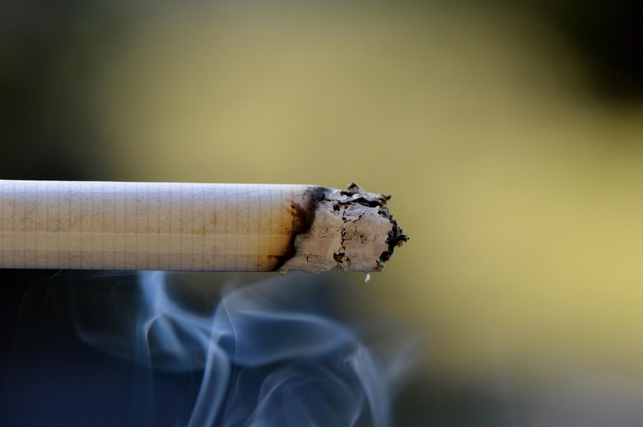 鼻咽癌｜女子長期鼻塞未理會檢查驚患鼻咽癌醫生警告：伴隨5大症狀速求醫【附鼻炎VS 鼻咽癌症狀區別】 - 香港經濟日報HKET
