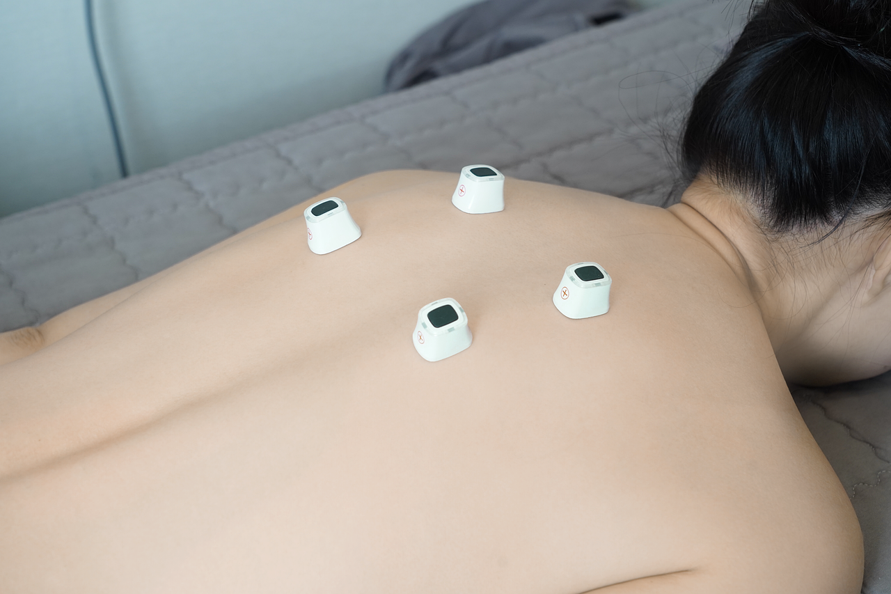 泡腳有什麼好處？不只冬天能泡！中醫揭最佳水溫、時間與6大禁忌 - 常春月刊